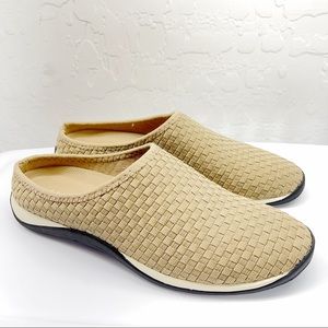 L.L. Bean BeanSport Woven Slip On Slide Size 8